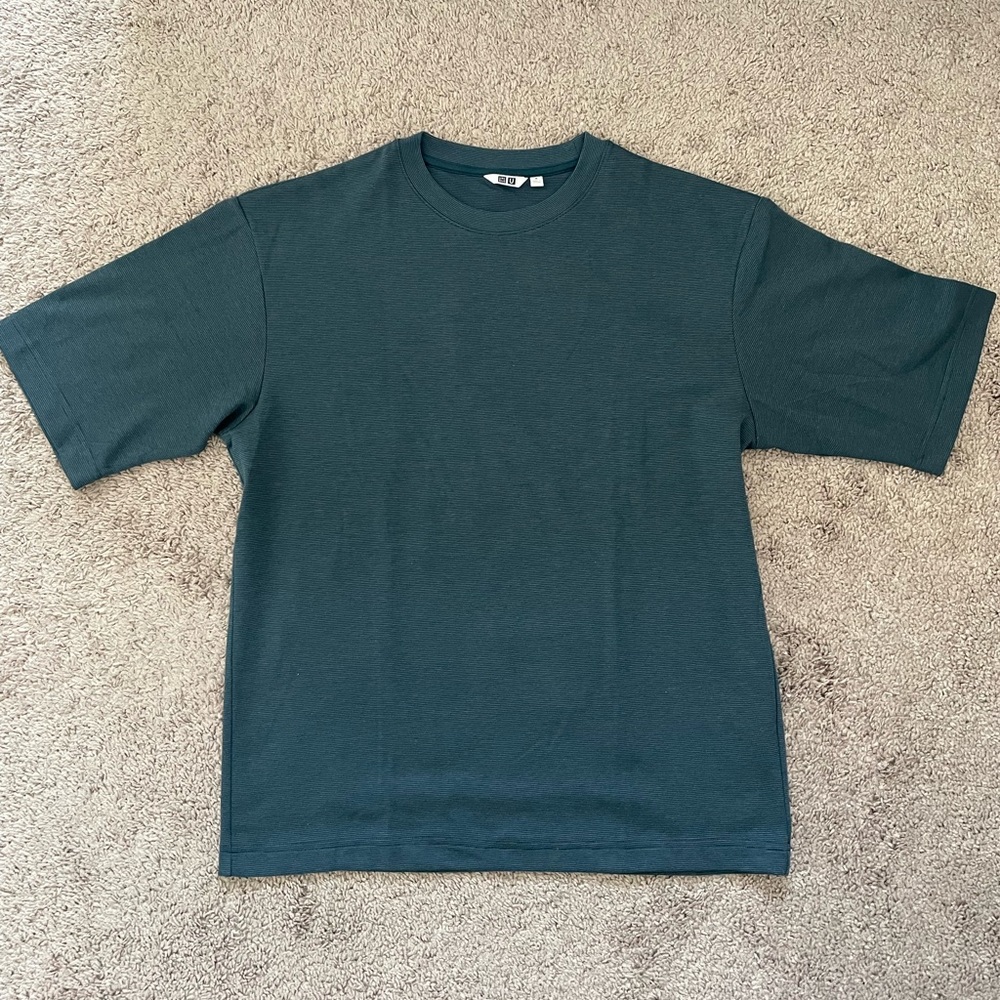 NWOT Uniqlo U AIRism oversized crew neck T-shirt - stripped blue - Mens Medium